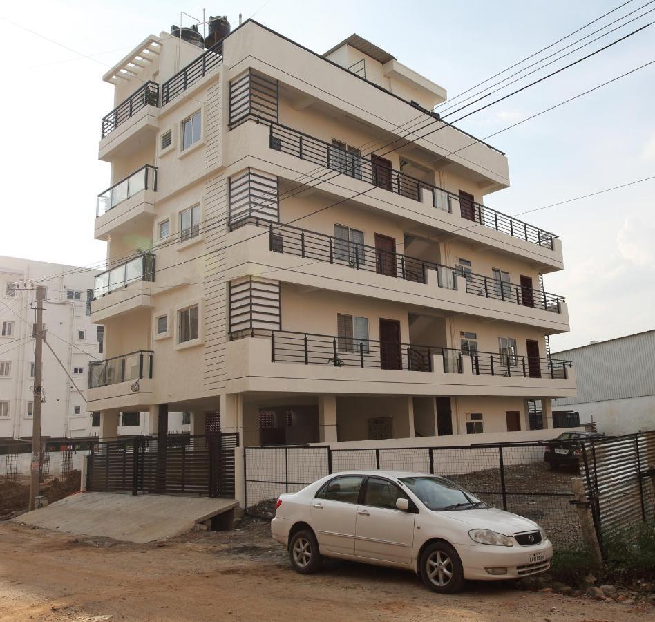 Qualtems Guest House-With Ac Options بنغالور المظهر الخارجي الصورة