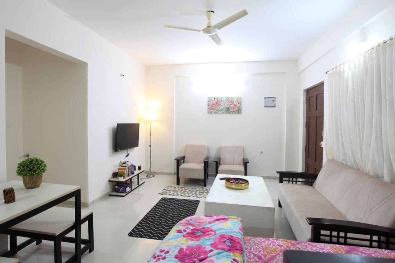 Qualtems Guest House-With Ac Options بنغالور المظهر الخارجي الصورة