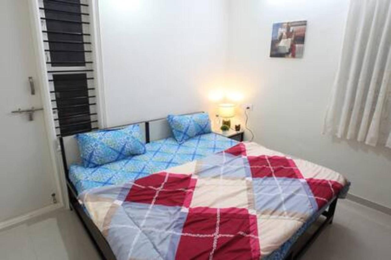 Qualtems Guest House-With Ac Options بنغالور المظهر الخارجي الصورة