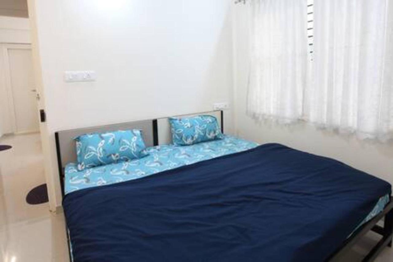 Qualtems Guest House-With Ac Options بنغالور المظهر الخارجي الصورة