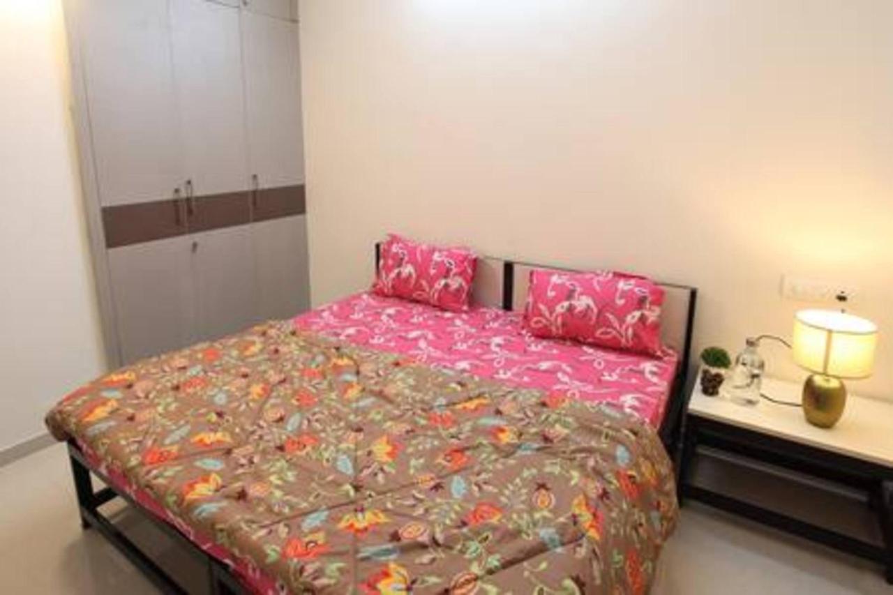 Qualtems Guest House-With Ac Options بنغالور المظهر الخارجي الصورة